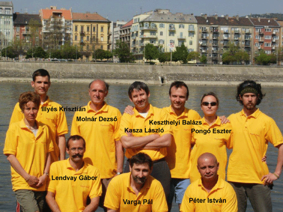 Evezős versenyen a Naplopó csapat